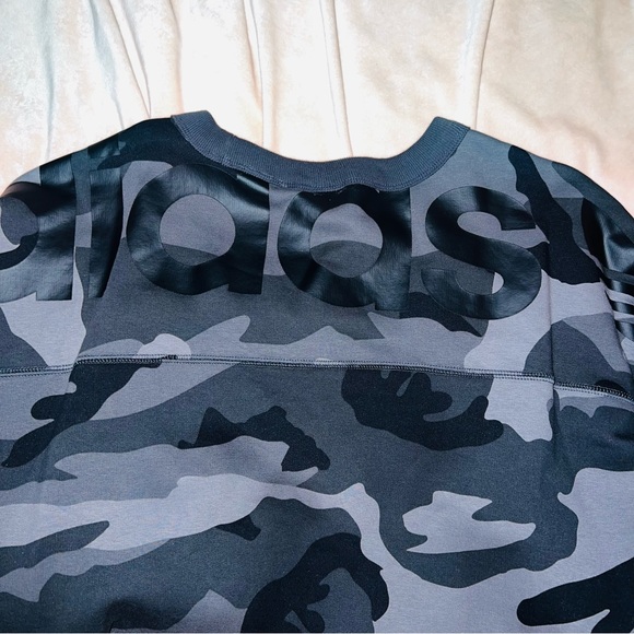 Mens adidas camo sweater - Picture 4 of 5